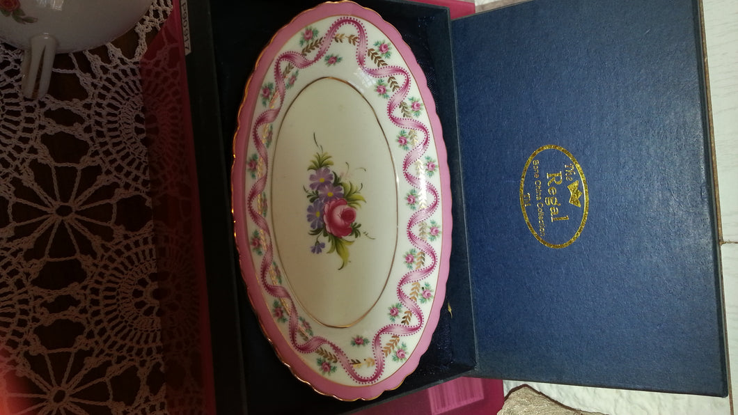Fine pink and white oval dish