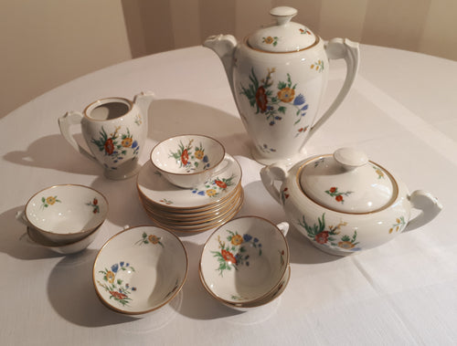 Tea service little flowers